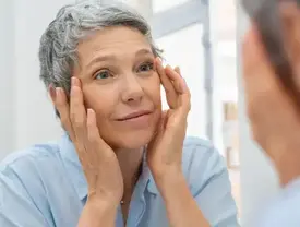 8 Symptoms of Graves' Disease and How It's Treated