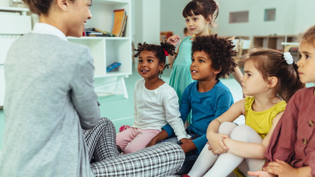 W sitting children