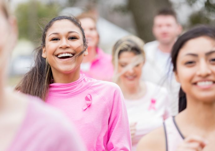 Young people in breast cancer awareness race