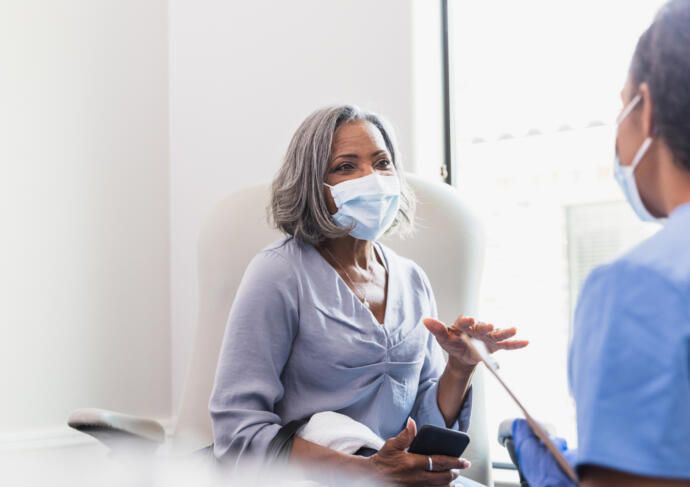 Female patient with urologist 4