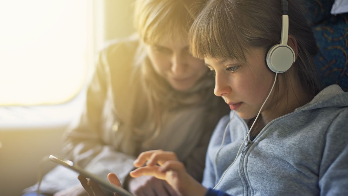 Airplane passengers ear pressure