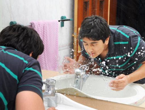 Thinkstockphotos 176856926 Washing Face