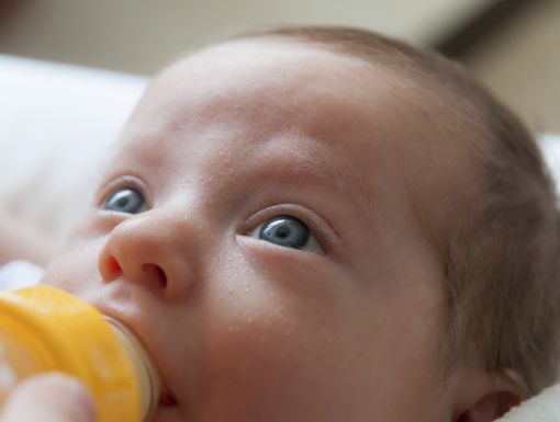 Thinkstockphotos 187349288 Newborn Baby Drinking Milk
