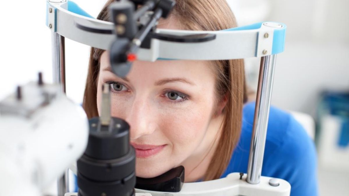 Thinkstockphotos 179223872 Eye Exam