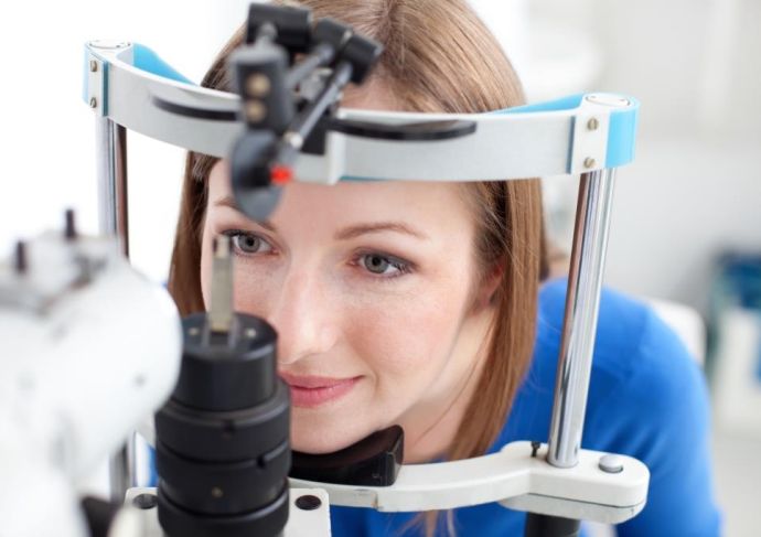 Thinkstockphotos 179223872 Eye Exam