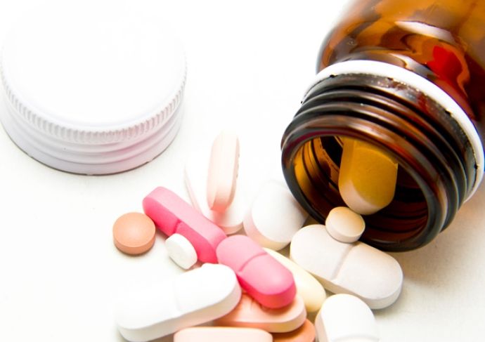 Thinkstockphotos 178983178 Pills Falling Out Of Bottle Scaled