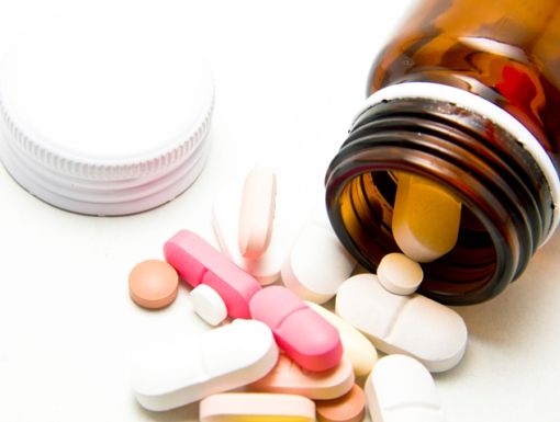 Thinkstockphotos 178983178 Pills Falling Out Of Bottle Scaled