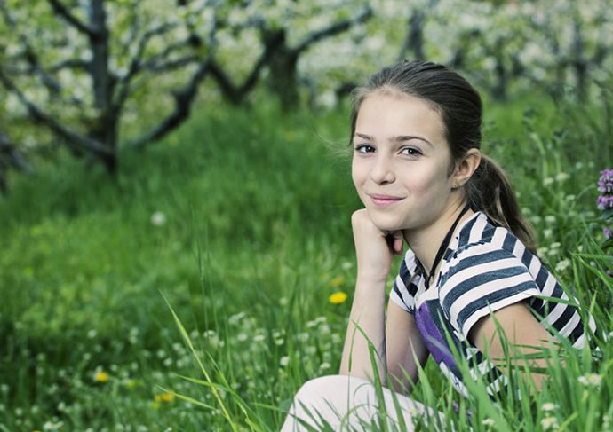 Teenage Girl Thinkstockphotos 178548703