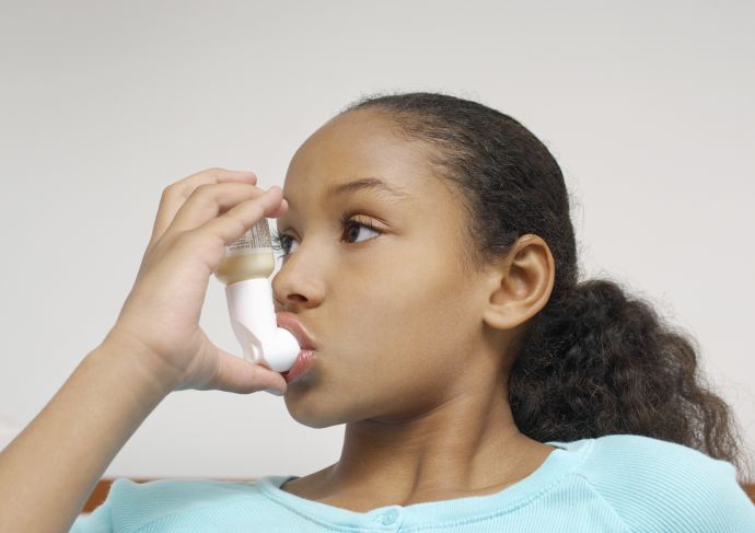 Thinkstockphotos 103583168 Inhaler Kids