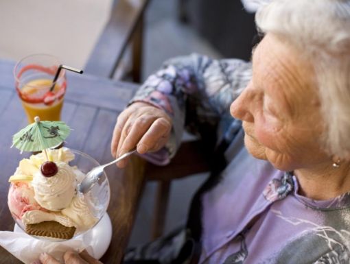 Thinkstockphotos 117781423 Grandmother Ice Cream