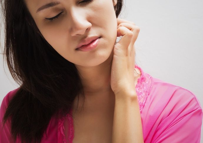 Thinkstockphotos 465991162 Woman Scratching Neck
