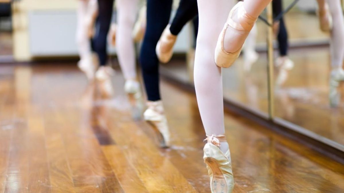 Thinkstockphotos 464999061 Ballet Feet