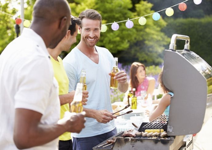 Thinkstockphotos 459873601 Group Of Men Cooking On Barbeque