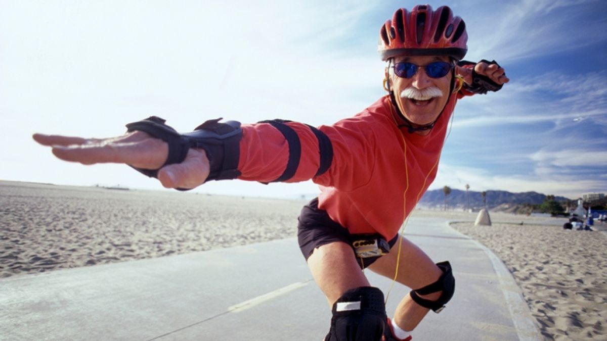 Thinkstockphotos 76724501 Senior Man In Line Skating