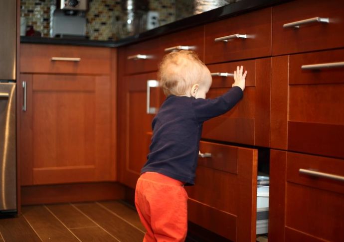 Toddler Opening Drawers