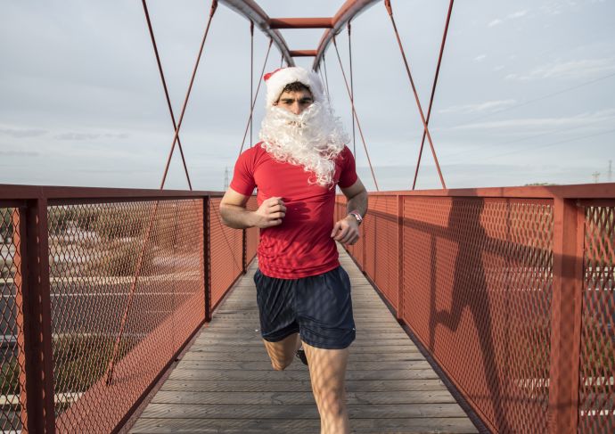 Thinkstockphotos 880883500 Runner Santa Hat