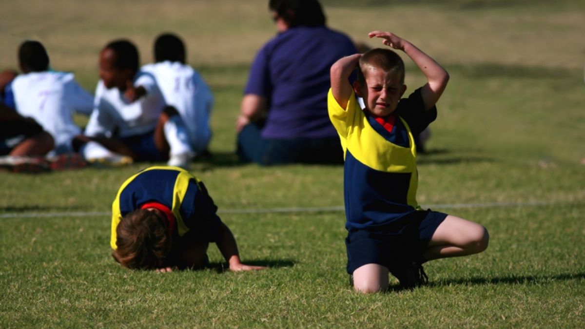 Thinkstockphotos 99260830 Child Injured During Soccer Game