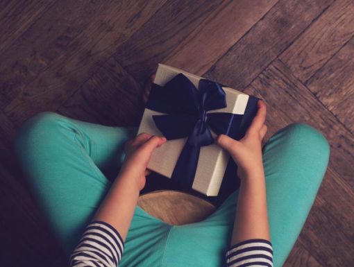 Thinkstockphotos 620370662 Gift