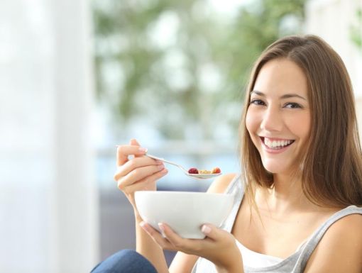 Thinkstockphotos 504377240 Woman Eating