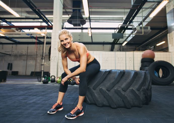 Thinkstockphotos 505500213 Crossfit Tire Woman