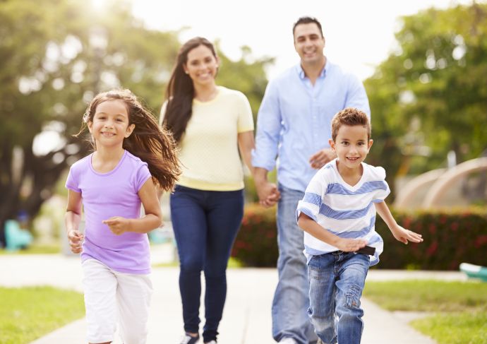 Thinkstockphotos 514134693 Family Fitness