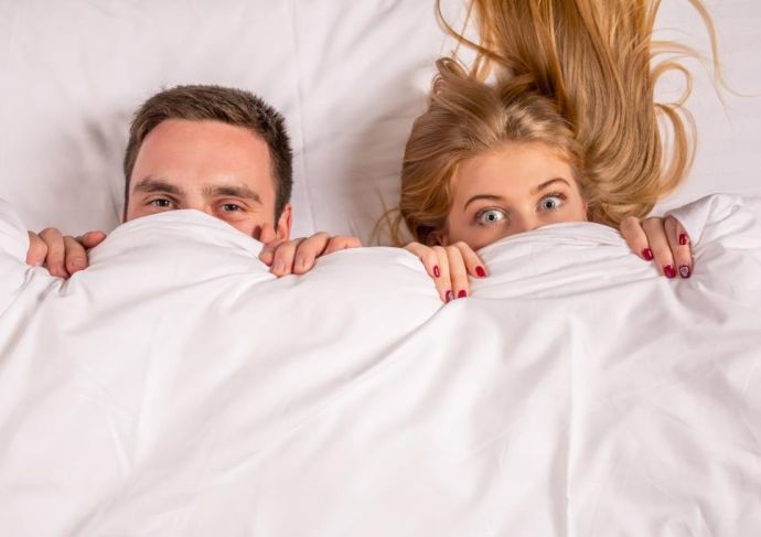 Thinkstockphotos 515679428 Couple Under Covers