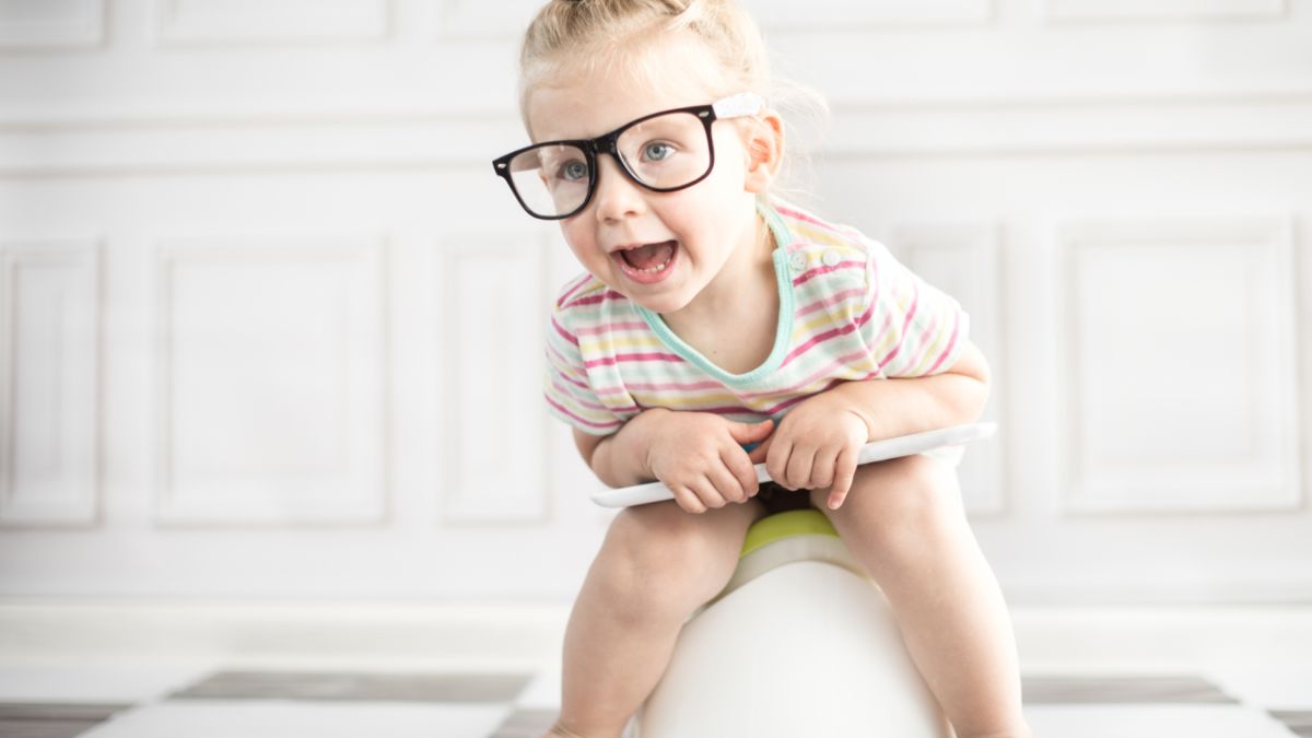 465059100 Little Girl On Potty