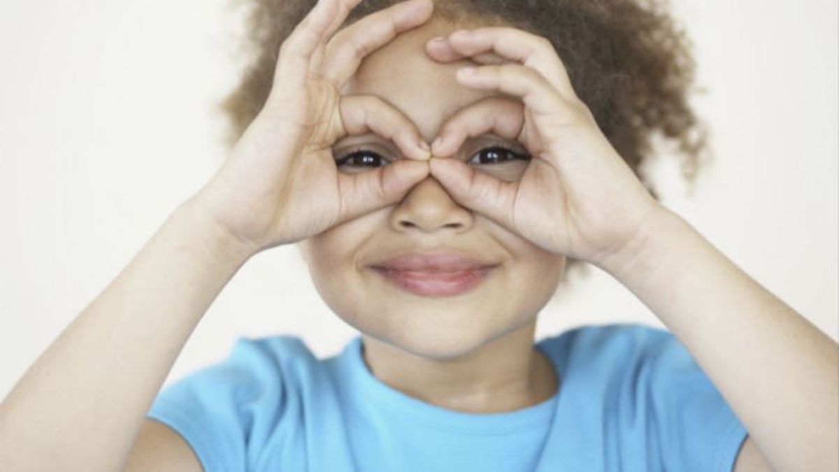 94787363 Little Girl Eye Goggles