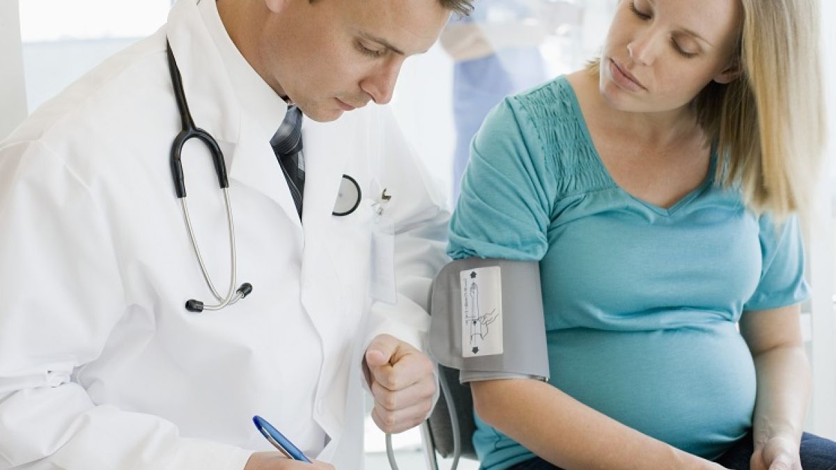 86502330 Pregnant Examined By Doctor