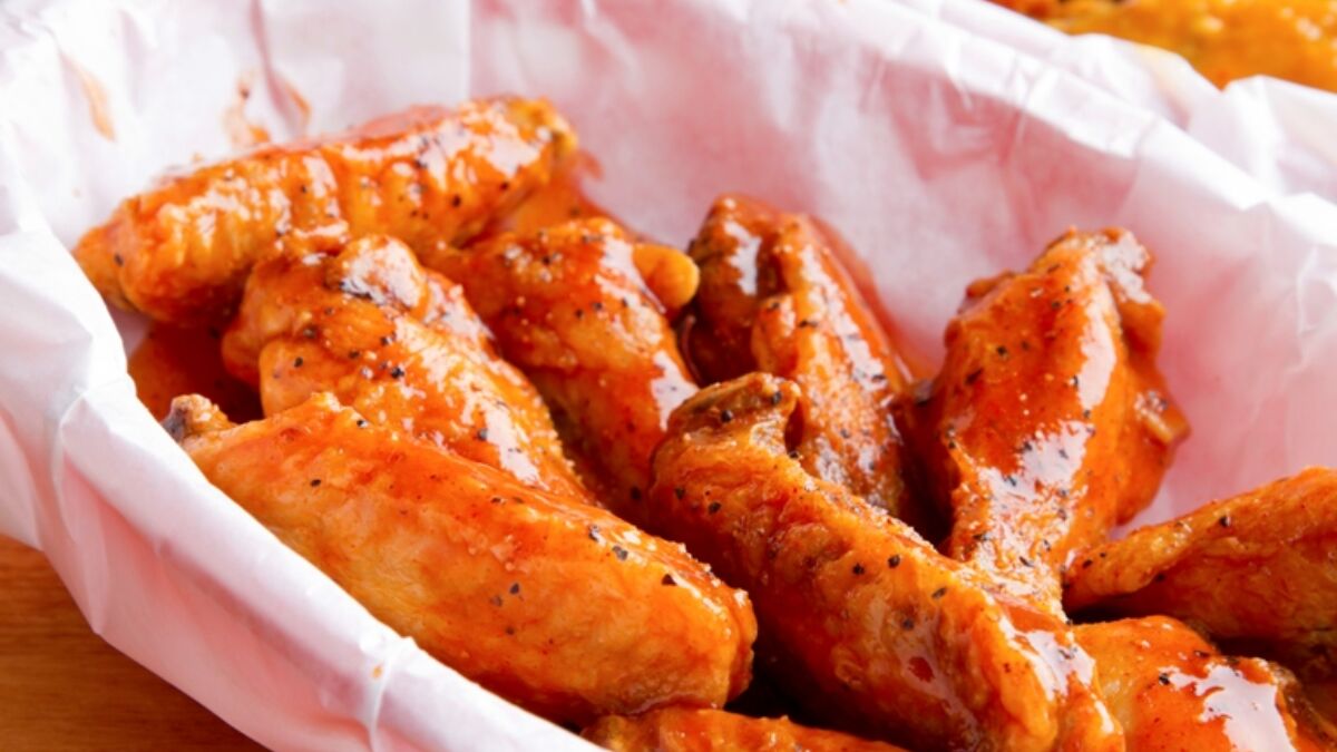 Basket Of Chicken Wings with Buffalo Sauce