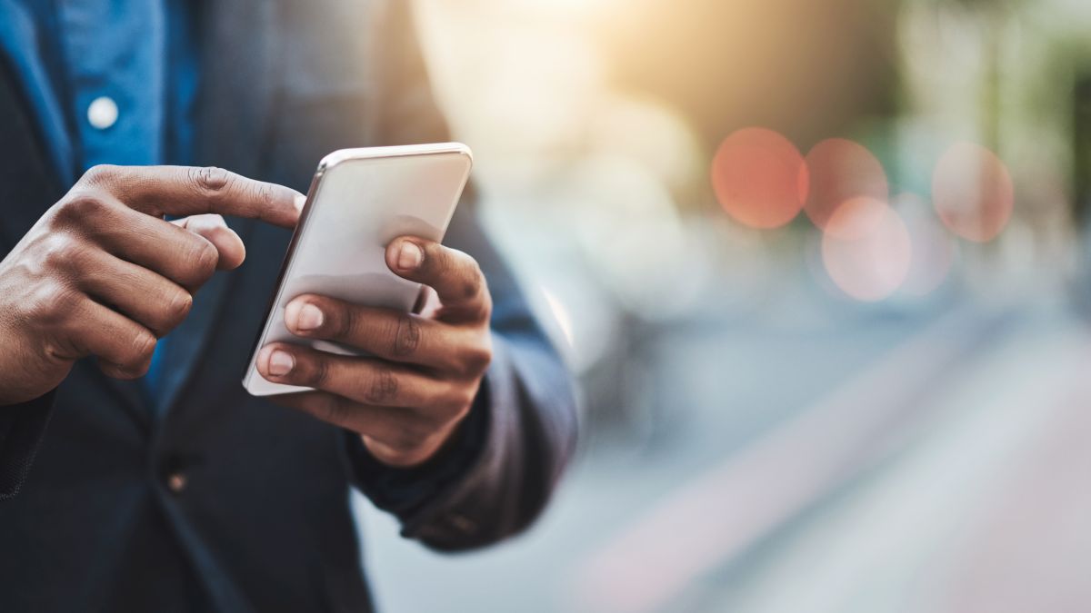 Gettyimages 1041694856 Phone