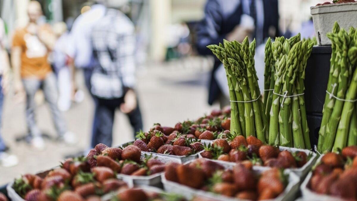 Street Market with Asparagus and Strawberries