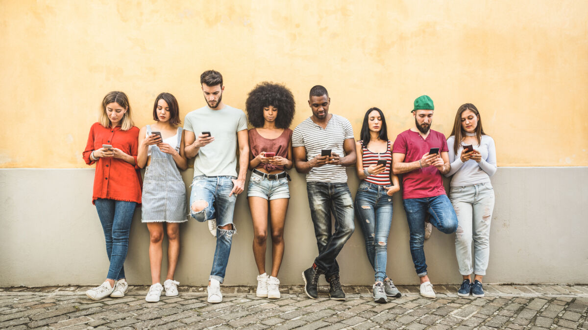 Getty Images 1092747784 Millennials on Phones