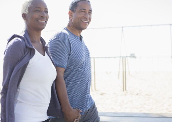 Couple walking to lose weight