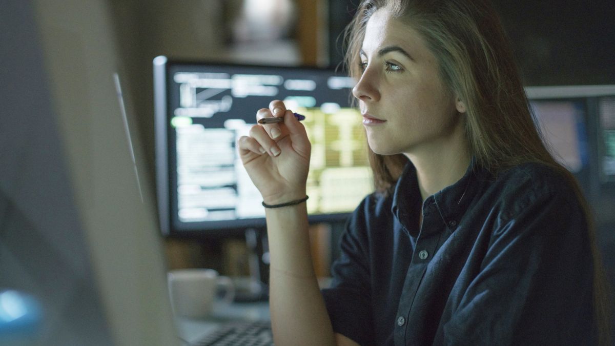 Picture of women looking at UNOS organ matching system