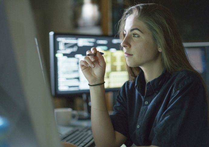 Picture of women looking at UNOS organ matching system