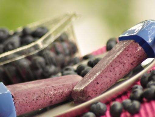 Greek Yogurt Blueberry Popsicles