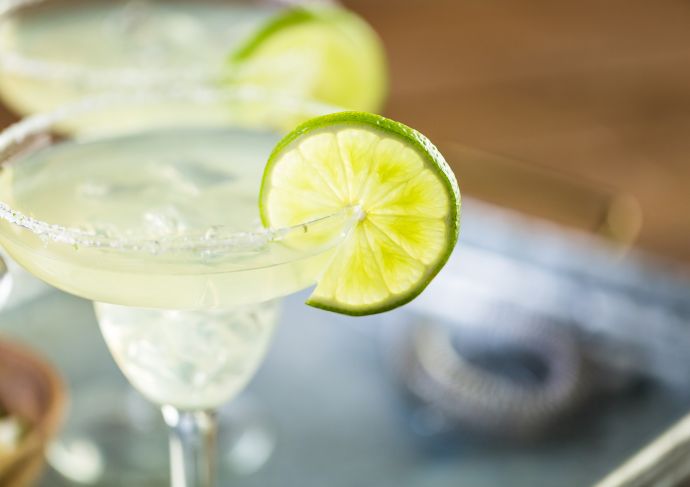 Alcohol Free Ritual Margarita with a lime wedge