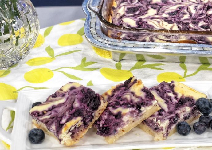 Keto Blueberry Cheesecake Bars