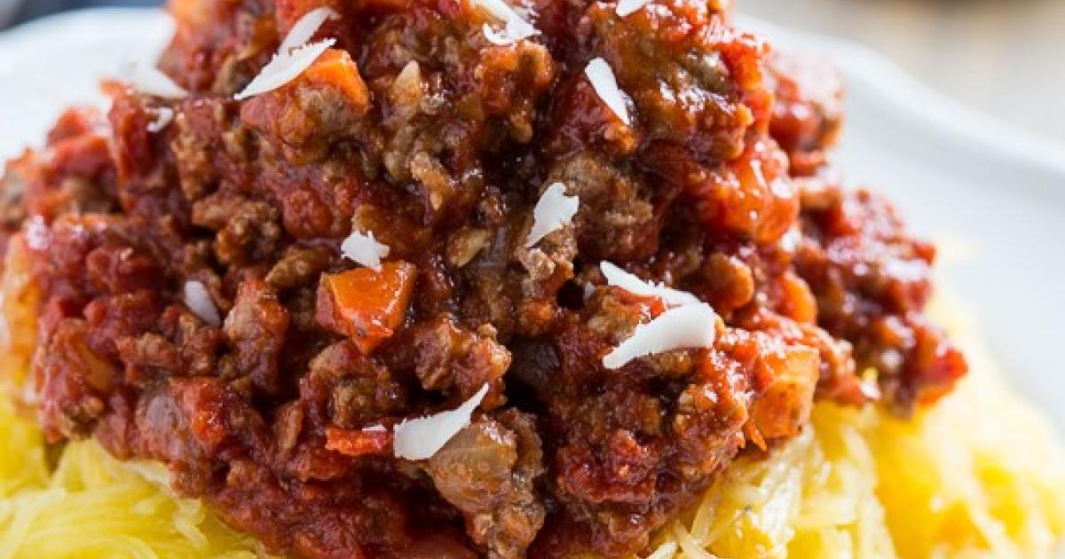 How to Make Spaghetti Squash with Turkey Meat Sauce | Ochsner Health