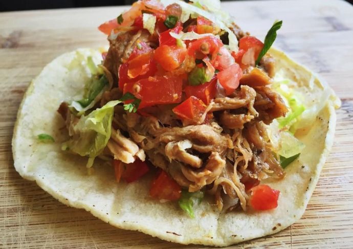 Crispy Slow Cooker Carnitas Tacos