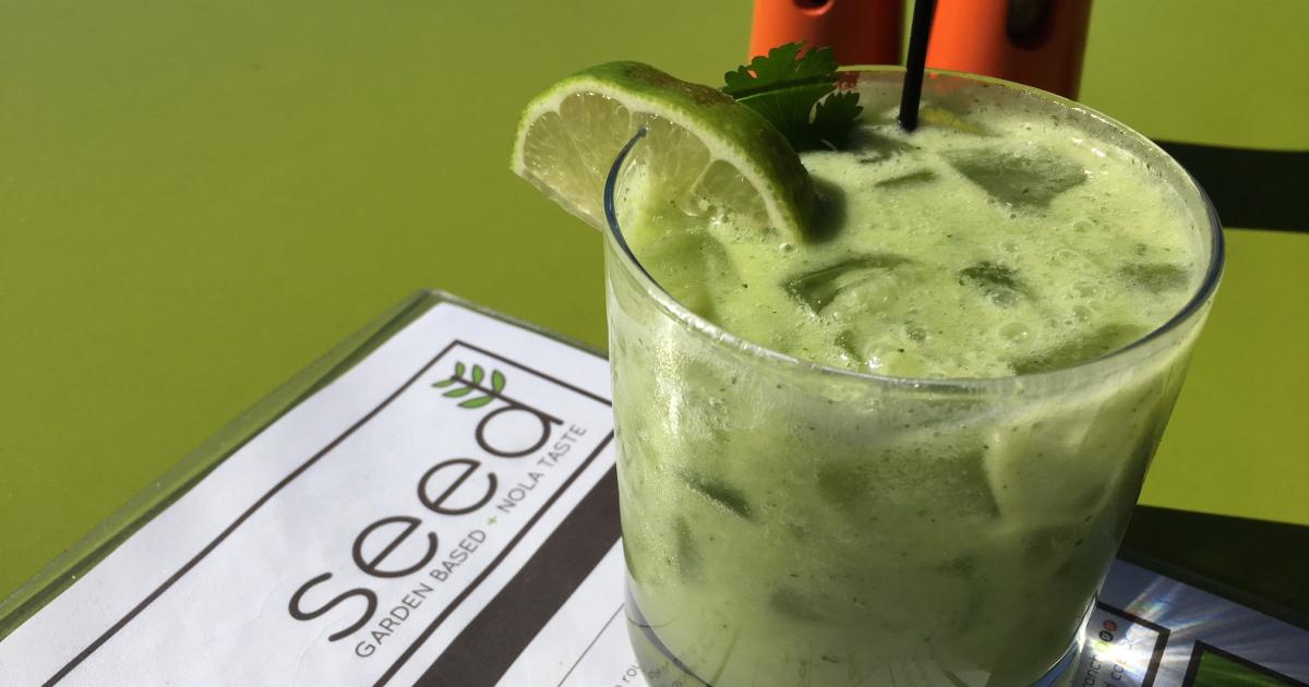 How To Make A Healthy Avocado-Cilantro Zero-Proof Margarita | Ochsner Health
